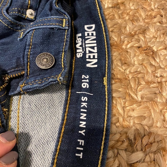 Levi’s Denizen 216 Skinny Jeans sz 8 - Picture 6 of 6